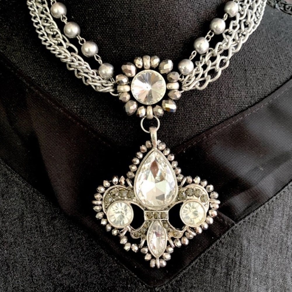 Rhinestone Rocker Silver Fleur-de-Lis Pendant Necklace Vintage Excellent - Picture 8 of 9